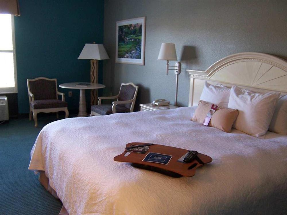 Hampton Inn St. Simons Island Стая снимка