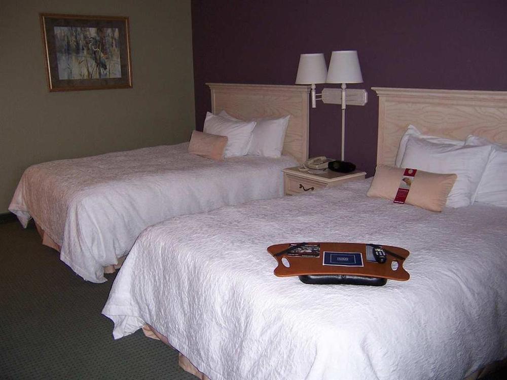 Hampton Inn St. Simons Island Стая снимка